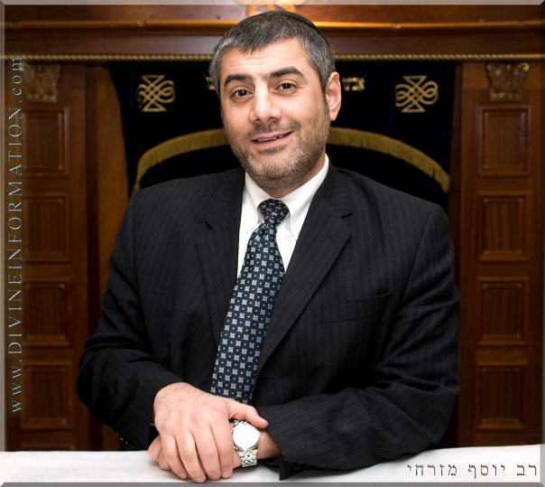 Rabbi Yosef Mizrachi in a synagogue